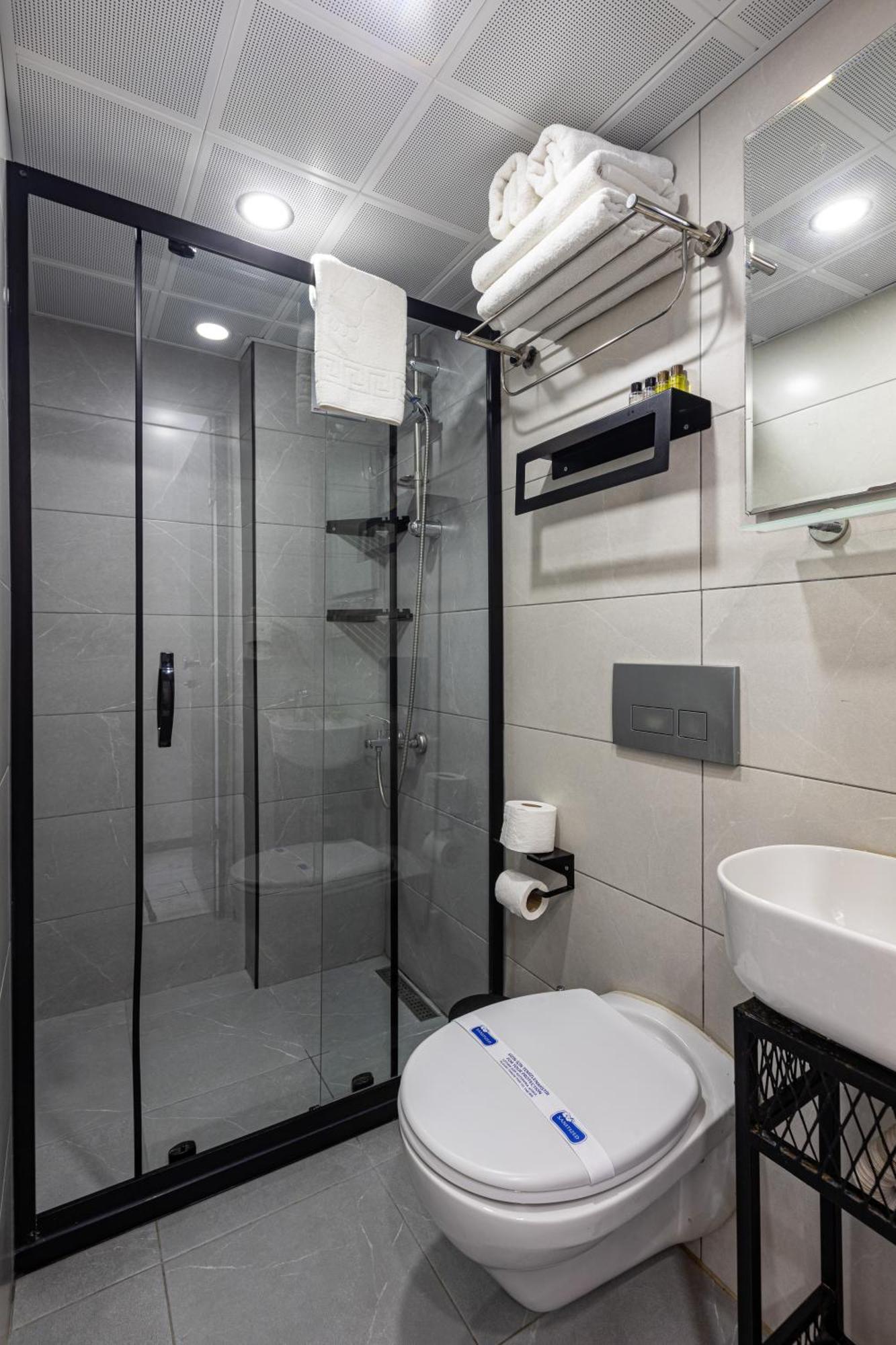Apollo Hotel & Apartments Istanbul Bagian luar foto
