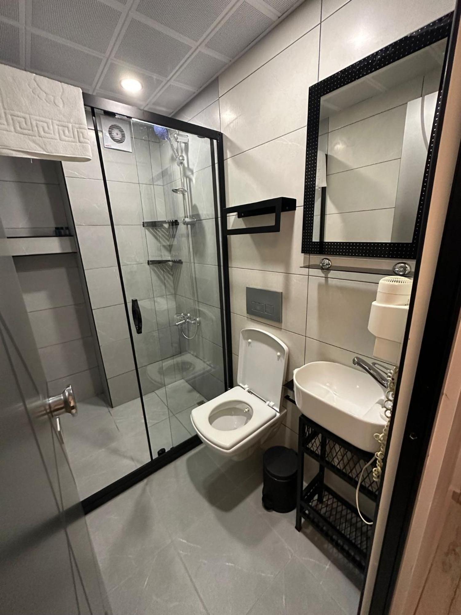 Apollo Hotel & Apartments Istanbul Bagian luar foto